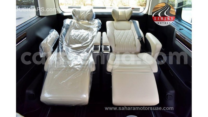 Big with watermark toyota granvia hhohho import dubai 16728