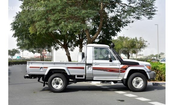 Buy Import Toyota Land Cruiser Other Car in Import - Dubai in Hhohho Buy Import Toyota Land Cruiser Other Car in Import - Dubai in Hhohho