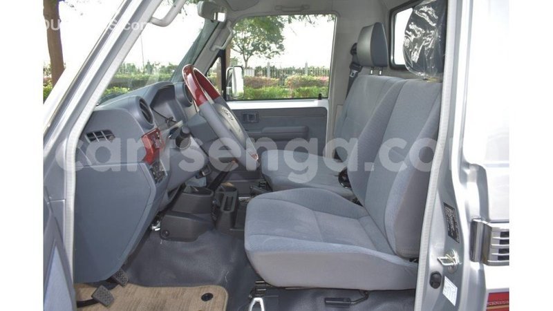 Big with watermark toyota land cruiser hhohho import dubai 16729