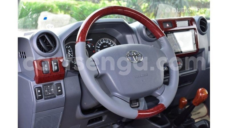 Big with watermark toyota land cruiser hhohho import dubai 16729