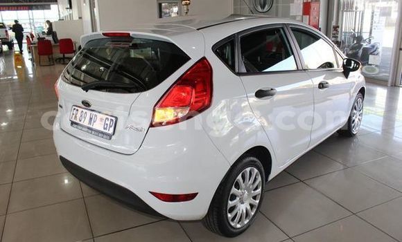 Nunua Ilio tumika Ford Fiesta White Gari ndani ya Hlatikulu nchini Wilaya ya Shiselweni Nunua Ilio tumika Ford Fiesta White Gari ndani ya Hlatikulu nchini Wilaya ya Shiselweni