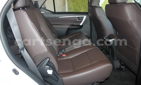 Buy Used Toyota Fortuner White Car in Mbabane in Manzini Buy Used Toyota Fortuner White Car in Mbabane in Manzini