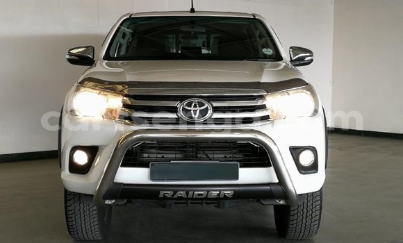 Buy Used Toyota Hilux White Car in Ezulwini in Hhohho Buy Used Toyota Hilux White Car in Ezulwini in Hhohho