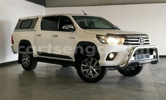Buy Used Toyota Hilux White Car in Ezulwini in Hhohho Buy Used Toyota Hilux White Car in Ezulwini in Hhohho