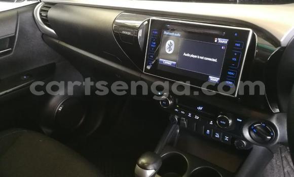 Buy Used Toyota Hilux White Car in Ezulwini in Hhohho Buy Used Toyota Hilux White Car in Ezulwini in Hhohho