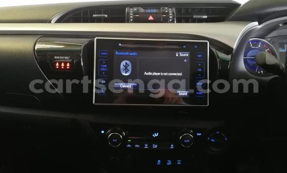 Buy Used Toyota Hilux White Car in Ezulwini in Hhohho Buy Used Toyota Hilux White Car in Ezulwini in Hhohho