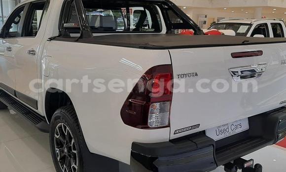 Nunua Ilio tumika Toyota Hilux White Gari ndani ya Big Bend nchini Wilaya ya Lubombo Nunua Ilio tumika Toyota Hilux White Gari ndani ya Big Bend nchini Wilaya ya Lubombo