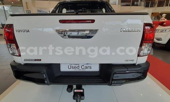 Nunua Ilio tumika Toyota Hilux White Gari ndani ya Big Bend nchini Wilaya ya Lubombo Nunua Ilio tumika Toyota Hilux White Gari ndani ya Big Bend nchini Wilaya ya Lubombo