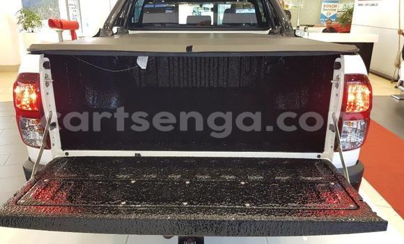 Nunua Ilio tumika Toyota Hilux White Gari ndani ya Big Bend nchini Wilaya ya Lubombo Nunua Ilio tumika Toyota Hilux White Gari ndani ya Big Bend nchini Wilaya ya Lubombo