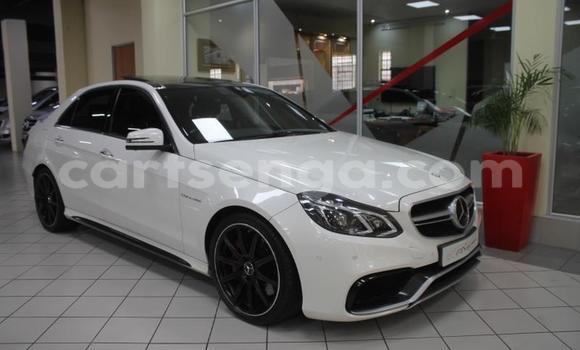 Nunua Ilio tumika Mercedes‒Benz C–Class White Gari ndani ya Hlatikulu nchini Wilaya ya Shiselweni Nunua Ilio tumika Mercedes‒Benz C–Class White Gari ndani ya Hlatikulu nchini Wilaya ya Shiselweni