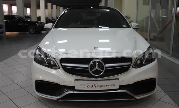 Nunua Ilio tumika Mercedes‒Benz C–Class White Gari ndani ya Hlatikulu nchini Wilaya ya Shiselweni Nunua Ilio tumika Mercedes‒Benz C–Class White Gari ndani ya Hlatikulu nchini Wilaya ya Shiselweni