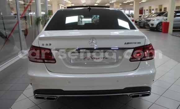 Nunua Ilio tumika Mercedes‒Benz C–Class White Gari ndani ya Hlatikulu nchini Wilaya ya Shiselweni Nunua Ilio tumika Mercedes‒Benz C–Class White Gari ndani ya Hlatikulu nchini Wilaya ya Shiselweni