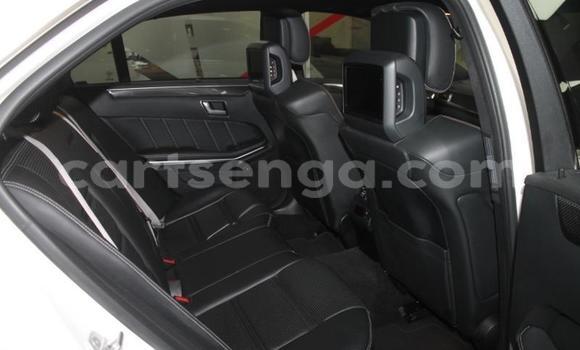 Nunua Ilio tumika Mercedes‒Benz C–Class White Gari ndani ya Hlatikulu nchini Wilaya ya Shiselweni Nunua Ilio tumika Mercedes‒Benz C–Class White Gari ndani ya Hlatikulu nchini Wilaya ya Shiselweni