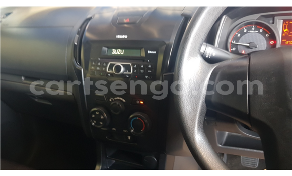 Acheter Occasion Voiture Isuzu KB Bleu à Big Bend, Lubombo Acheter Occasion Voiture Isuzu KB Bleu à Big Bend, Lubombo