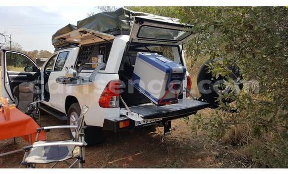 Acheter Occasion Voiture Toyota Hilux Blanc à Big Bend, Lubombo Acheter Occasion Voiture Toyota Hilux Blanc à Big Bend, Lubombo