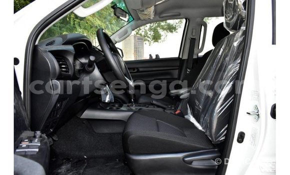 Buy Import Toyota Hilux White Car in Import - Dubai in Hhohho Buy Import Toyota Hilux White Car in Import - Dubai in Hhohho