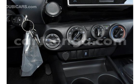 Buy Import Toyota Hilux White Car in Import - Dubai in Hhohho Buy Import Toyota Hilux White Car in Import - Dubai in Hhohho