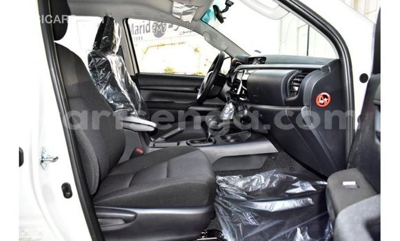 Buy Import Toyota Hilux White Car in Import - Dubai in Hhohho Buy Import Toyota Hilux White Car in Import - Dubai in Hhohho