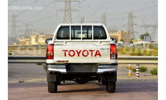 Buy Import Toyota Hilux White Car in Import - Dubai in Hhohho Buy Import Toyota Hilux White Car in Import - Dubai in Hhohho