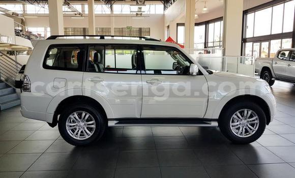 Buy Used Mitsubishi Pajero White Car in Ezulwini in Hhohho Buy Used Mitsubishi Pajero White Car in Ezulwini in Hhohho