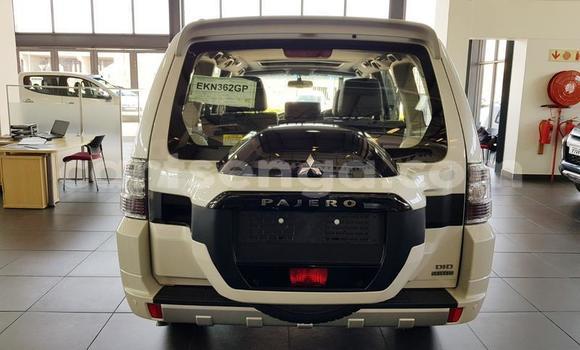 Buy Used Mitsubishi Pajero White Car in Ezulwini in Hhohho Buy Used Mitsubishi Pajero White Car in Ezulwini in Hhohho