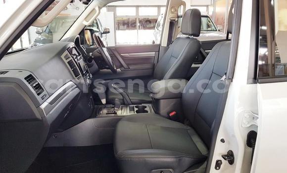 Buy Used Mitsubishi Pajero White Car in Ezulwini in Hhohho Buy Used Mitsubishi Pajero White Car in Ezulwini in Hhohho