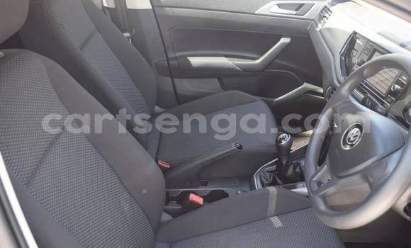 Nunua Ilio tumika Volkswagen Polo Silver Gari ndani ya Hlatikulu nchini Wilaya ya Shiselweni Nunua Ilio tumika Volkswagen Polo Silver Gari ndani ya Hlatikulu nchini Wilaya ya Shiselweni