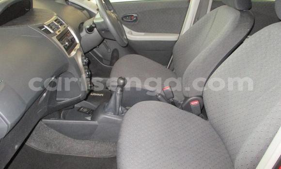 Nunua Ilio tumika Toyota Yaris Red Gari ndani ya Manzini nchini Manzini Nunua Ilio tumika Toyota Yaris Red Gari ndani ya Manzini nchini Manzini