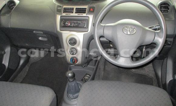 Nunua Ilio tumika Toyota Yaris Red Gari ndani ya Manzini nchini Manzini Nunua Ilio tumika Toyota Yaris Red Gari ndani ya Manzini nchini Manzini