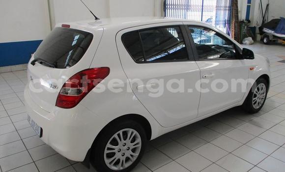 Nunua Ilio tumika Hyundai i20 White Gari ndani ya Manzini nchini Manzini Nunua Ilio tumika Hyundai i20 White Gari ndani ya Manzini nchini Manzini