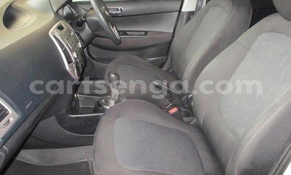 Nunua Ilio tumika Hyundai i20 White Gari ndani ya Manzini nchini Manzini Nunua Ilio tumika Hyundai i20 White Gari ndani ya Manzini nchini Manzini