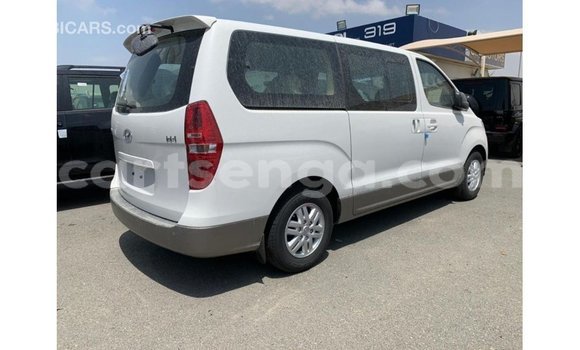 Buy Import Hyundai Chorus White Truck in Import - Dubai in Hhohho Buy Import Hyundai Chorus White Truck in Import - Dubai in Hhohho