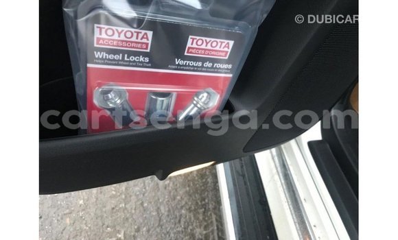 Nunua Imported Toyota 4Runner White Gari ndani ya Import - Dubai nchini Hhohho Nunua Imported Toyota 4Runner White Gari ndani ya Import - Dubai nchini Hhohho