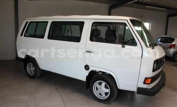 Nunua Ilio tumika Volkswagen Caravelle White Gari ndani ya Mbabane nchini Manzini Nunua Ilio tumika Volkswagen Caravelle White Gari ndani ya Mbabane nchini Manzini