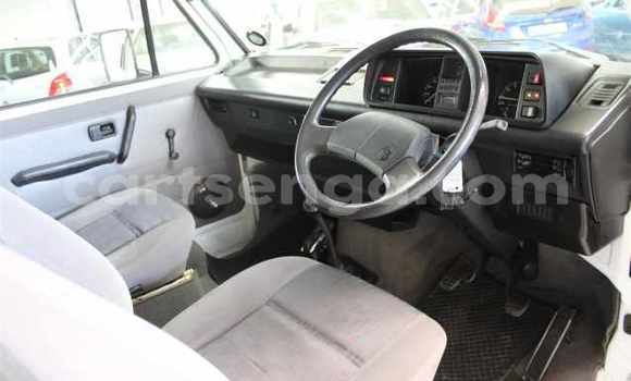 Nunua Ilio tumika Volkswagen Caravelle White Gari ndani ya Mbabane nchini Manzini Nunua Ilio tumika Volkswagen Caravelle White Gari ndani ya Mbabane nchini Manzini