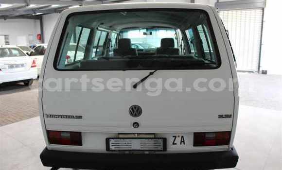 Nunua Ilio tumika Volkswagen Caravelle White Gari ndani ya Mbabane nchini Manzini Nunua Ilio tumika Volkswagen Caravelle White Gari ndani ya Mbabane nchini Manzini
