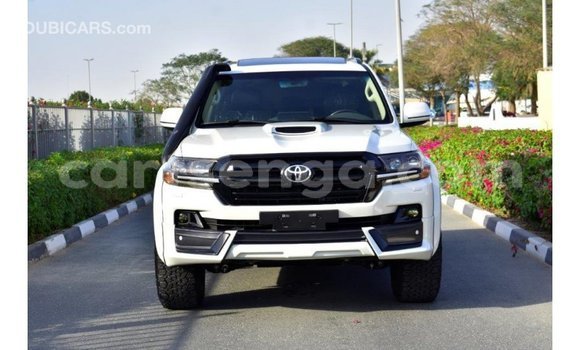 Buy Import Toyota Land Cruiser White Car in Import - Dubai in Hhohho Buy Import Toyota Land Cruiser White Car in Import - Dubai in Hhohho