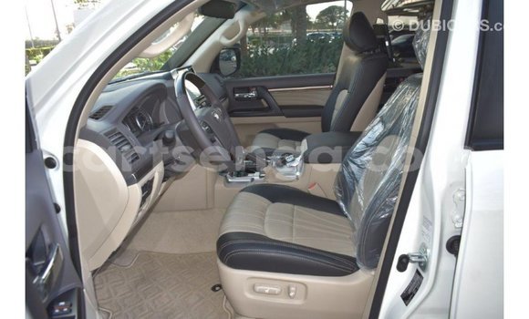 Buy Import Toyota Land Cruiser White Car in Import - Dubai in Hhohho Buy Import Toyota Land Cruiser White Car in Import - Dubai in Hhohho