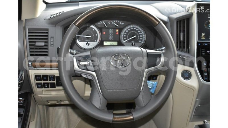 Big with watermark toyota land cruiser hhohho import dubai 16796