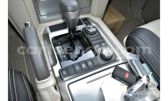 Buy Import Toyota Land Cruiser White Car in Import - Dubai in Hhohho Buy Import Toyota Land Cruiser White Car in Import - Dubai in Hhohho
