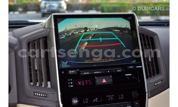 Buy Import Toyota Land Cruiser White Car in Import - Dubai in Hhohho Buy Import Toyota Land Cruiser White Car in Import - Dubai in Hhohho