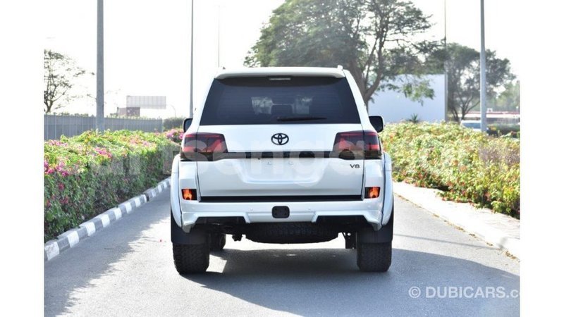 Big with watermark toyota land cruiser hhohho import dubai 16796