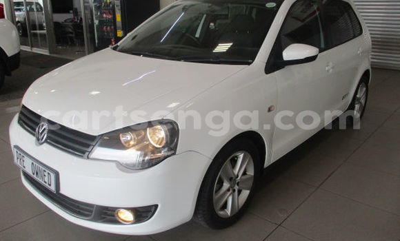 Nunua Ilio tumika Volkswagen Polo White Gari ndani ya Hlatikulu nchini Wilaya ya Shiselweni Nunua Ilio tumika Volkswagen Polo White Gari ndani ya Hlatikulu nchini Wilaya ya Shiselweni