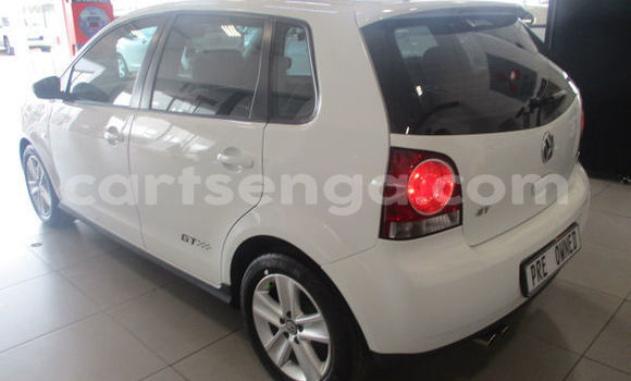 Nunua Ilio tumika Volkswagen Polo White Gari ndani ya Hlatikulu nchini Wilaya ya Shiselweni Nunua Ilio tumika Volkswagen Polo White Gari ndani ya Hlatikulu nchini Wilaya ya Shiselweni