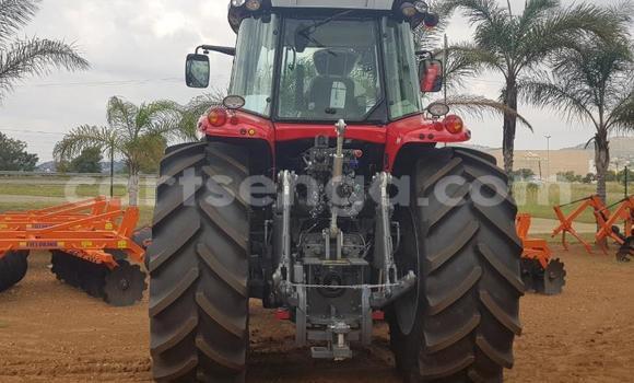 Buy Used Caterpillar 120 Red Truck in Ezulwini in Hhohho Buy Used Caterpillar 120 Red Truck in Ezulwini in Hhohho