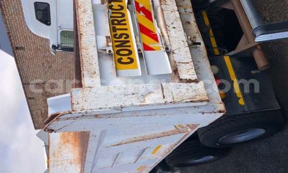 Acheter Occasion Utilitaire Caterpillar 120 Blanc à Ezulwini, Hhohho Acheter Occasion Utilitaire Caterpillar 120 Blanc à Ezulwini, Hhohho