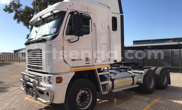 Buy Used Caterpillar 120 White Truck in Mbabane in Manzini Buy Used Caterpillar 120 White Truck in Mbabane in Manzini