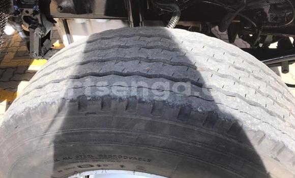 Buy Used Caterpillar 120 White Truck in Mbabane in Manzini Buy Used Caterpillar 120 White Truck in Mbabane in Manzini