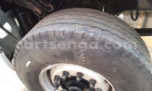 Buy Used Caterpillar 120 White Truck in Mbabane in Manzini Buy Used Caterpillar 120 White Truck in Mbabane in Manzini