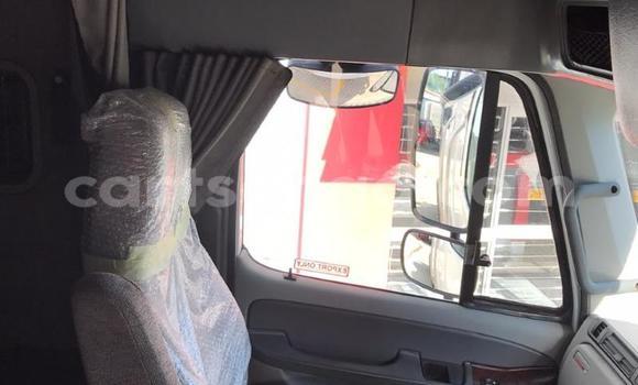 Buy Used Caterpillar 120 White Truck in Mbabane in Manzini Buy Used Caterpillar 120 White Truck in Mbabane in Manzini